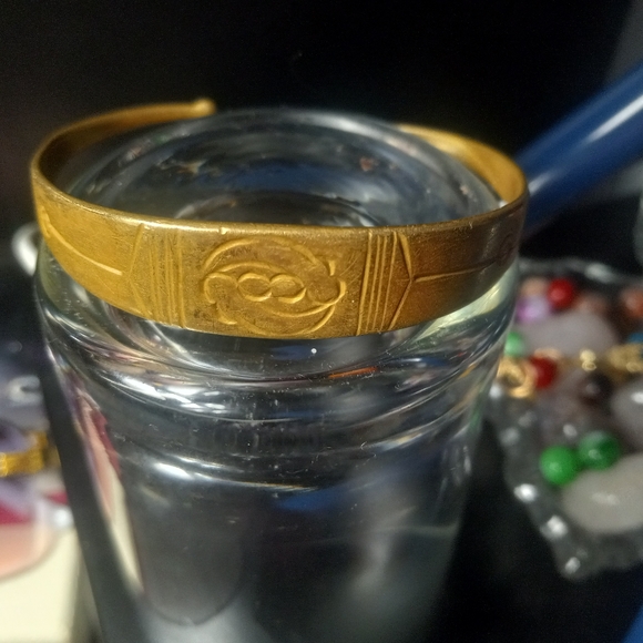 Vintage brass cuff with Gye Nyame symbol - Picture 4 of 4